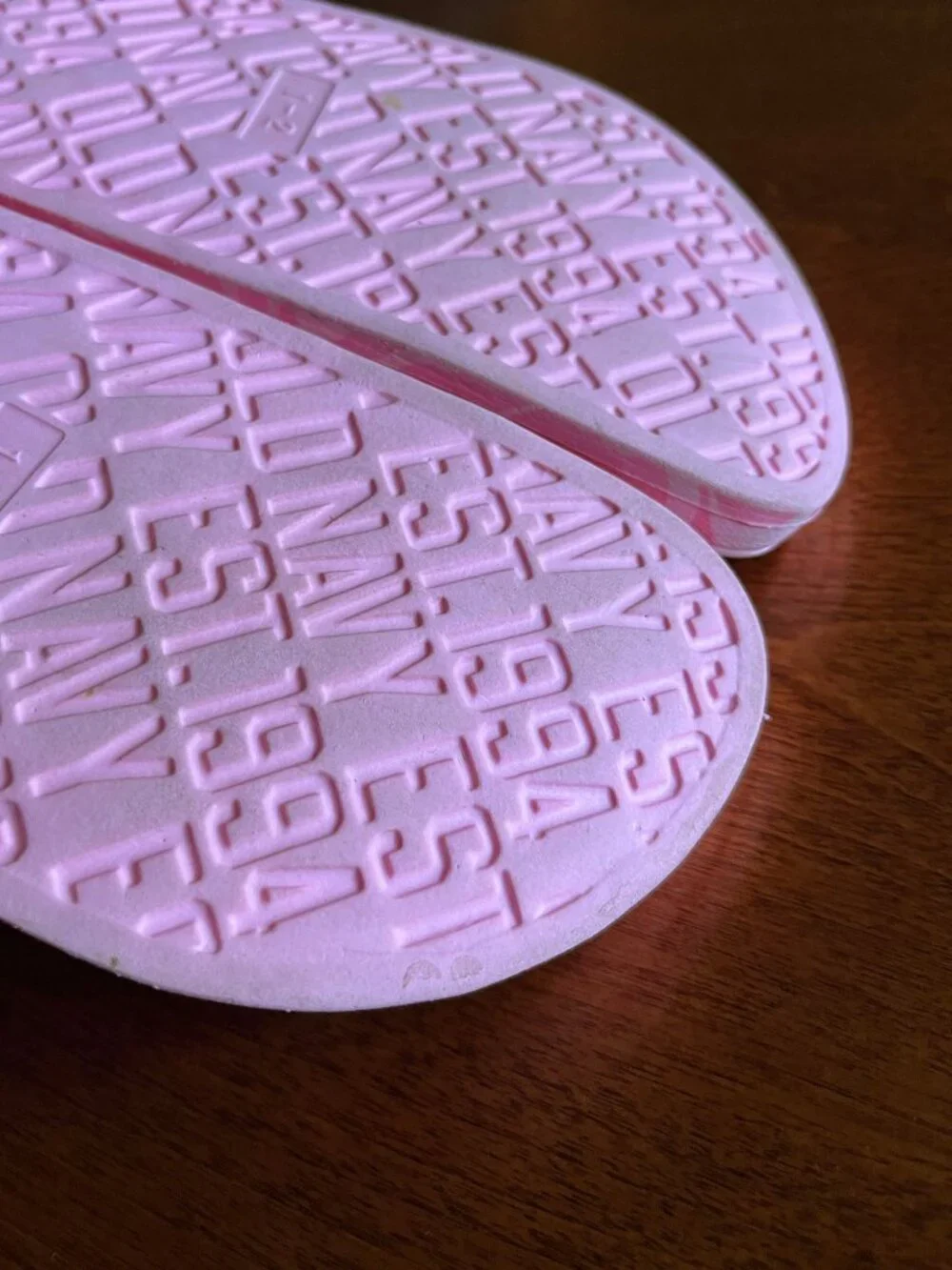 Old Navy pink slide sandals 1/2